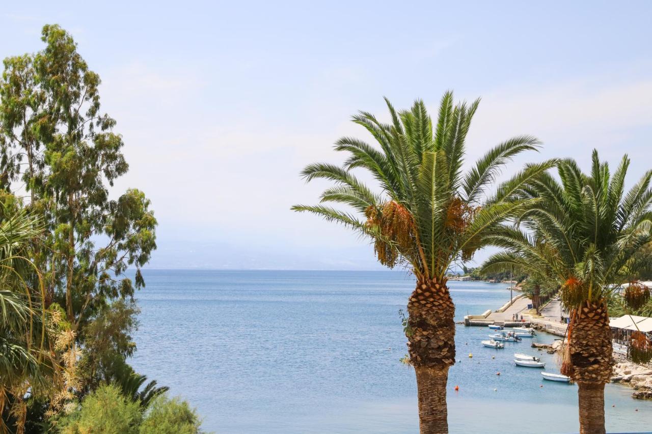 Luxury Seaview Apartment Con Vista Loutráki Dış mekan fotoğraf