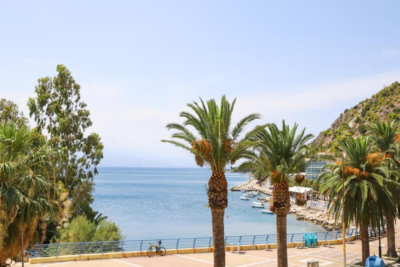 Luxury Seaview Apartment Con Vista Loutráki Dış mekan fotoğraf